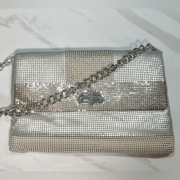 Whiting & Davis Handbags - Whiting & Davis Silver Mesh Convertible Shoulder Bag Clutch w/ Turnlock & Chain